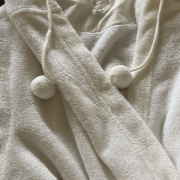 Xhilaration Intimates & Sleepwear Xhilaration Sm Robe With Letter R